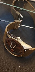 Mckenzie Quartz Uhr Armbanduhr 4,5 cm gebraucht aber gut. Schöne Design. 